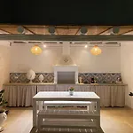 Semesterbostad Privateterrace, 5min Center, 2kitchens ,micasa *
