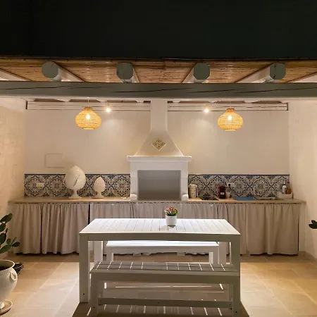 בית נופש Privateterrace, 5min Center, 2kitchens ,micasa *